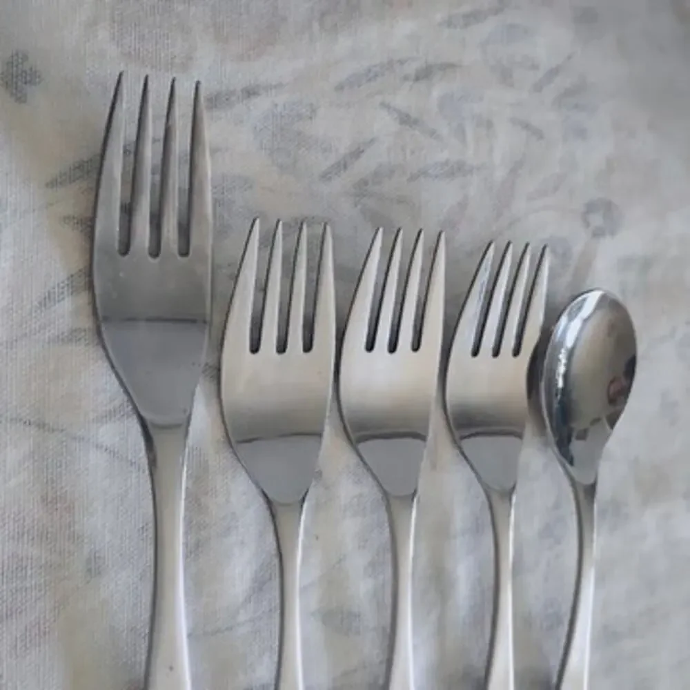 International Sophisticate Stainless 5 Pieces Dinner Salad Forks Teaspoon Taiwan